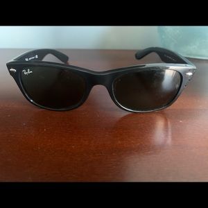 Ray Ban Wayfarer Sunglasses with Case